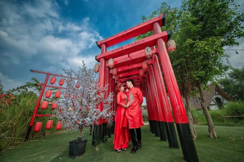 Mẫu áo dài cưới màu đỏ gấm tại Áo cưới Hana Tran