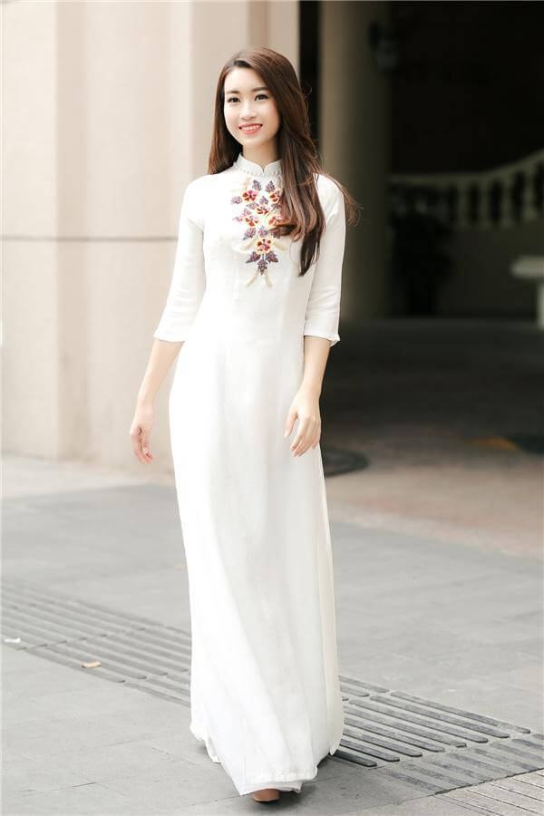 Mẫu áo dài trắng đơn giản, tinh tế tại Áo dài AT