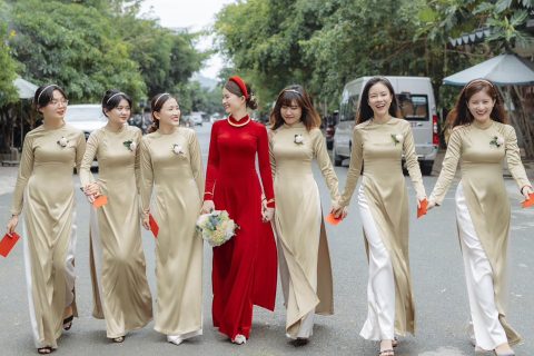 Áo dài bưng quả Nha Trang - địa chỉ cho thuê áo dài bưng quả tại Nha Trang uy tín