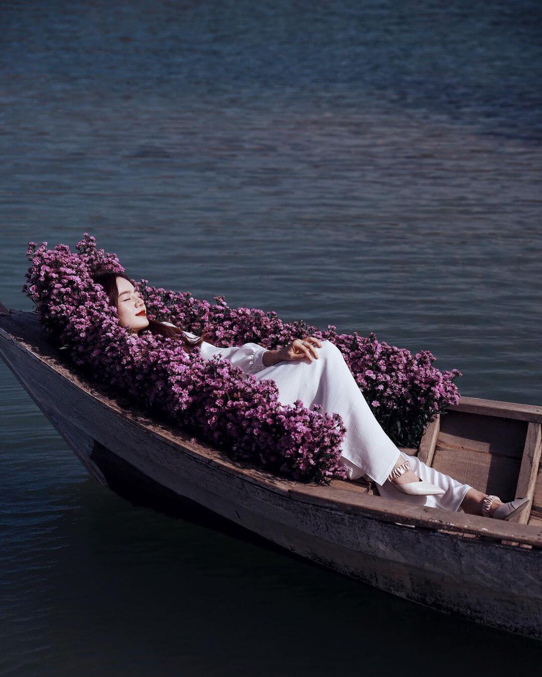 Chụp ảnh cưới siêu thơ mộng tại Hồ Đá Xanh