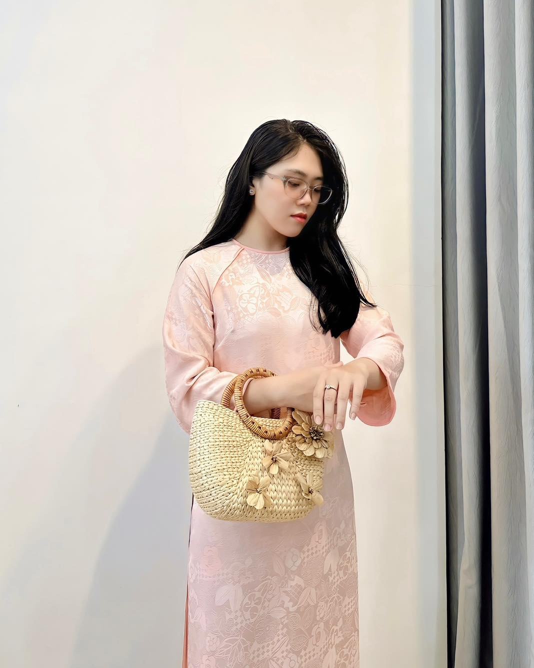 ao-dai-hong-aodaibinhduong
