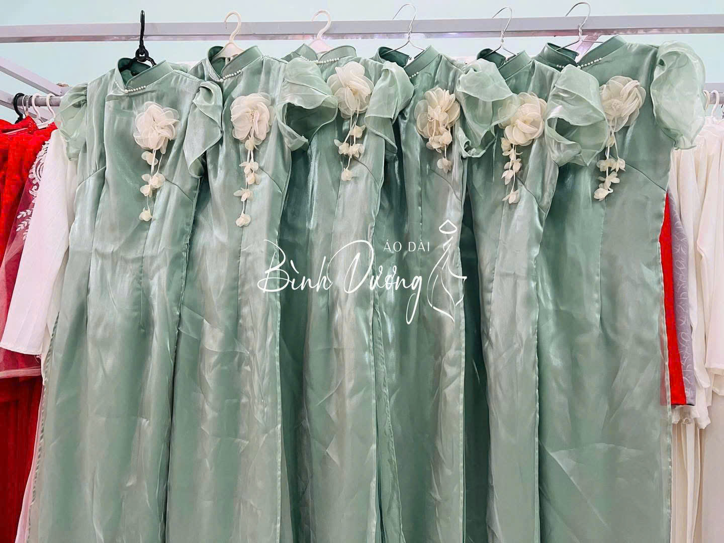 ao-dai-bung-qua-mau-xanh-aodaibinhduong